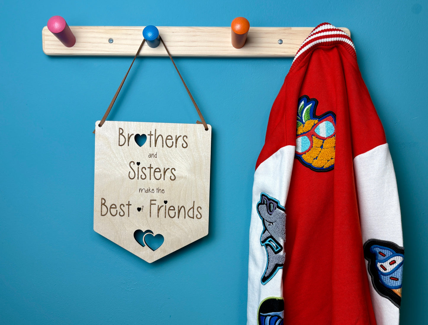Brothers & Sisters Make the Best of Friends Flag