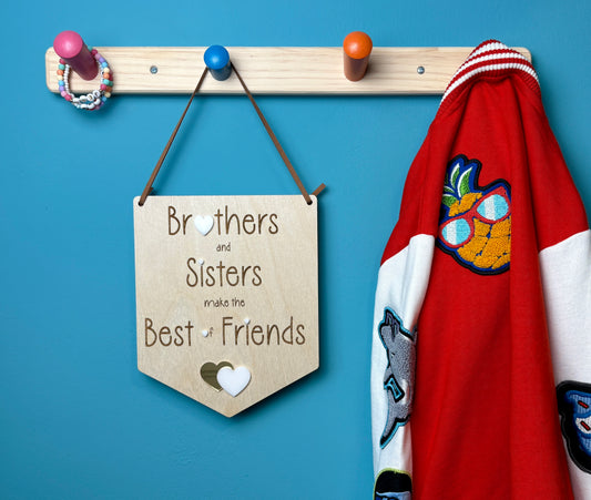 Brothers & Sisters Make the Best of Friends Flag